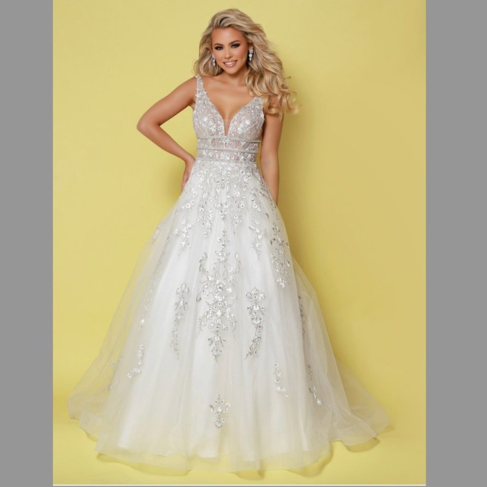 NWT Good Vibes Prom Dress (Prom/Pageant/Formal)